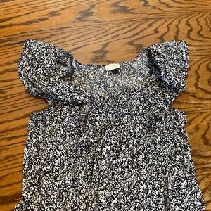 Universal Thread Monochrome Floral Top